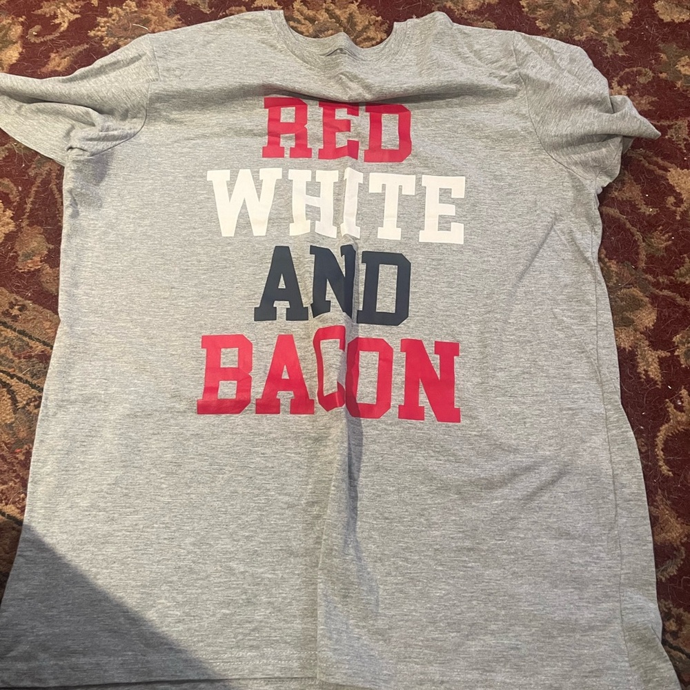 Falls Creek Gray T-Shirt with Red, White, and Blue Print Size XL